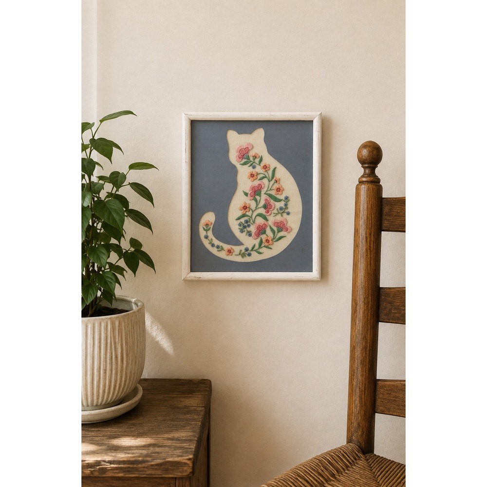 Vintage Creative Circle Cat Mat Framed Embroidery Melanie Vogel Floral Cat Art